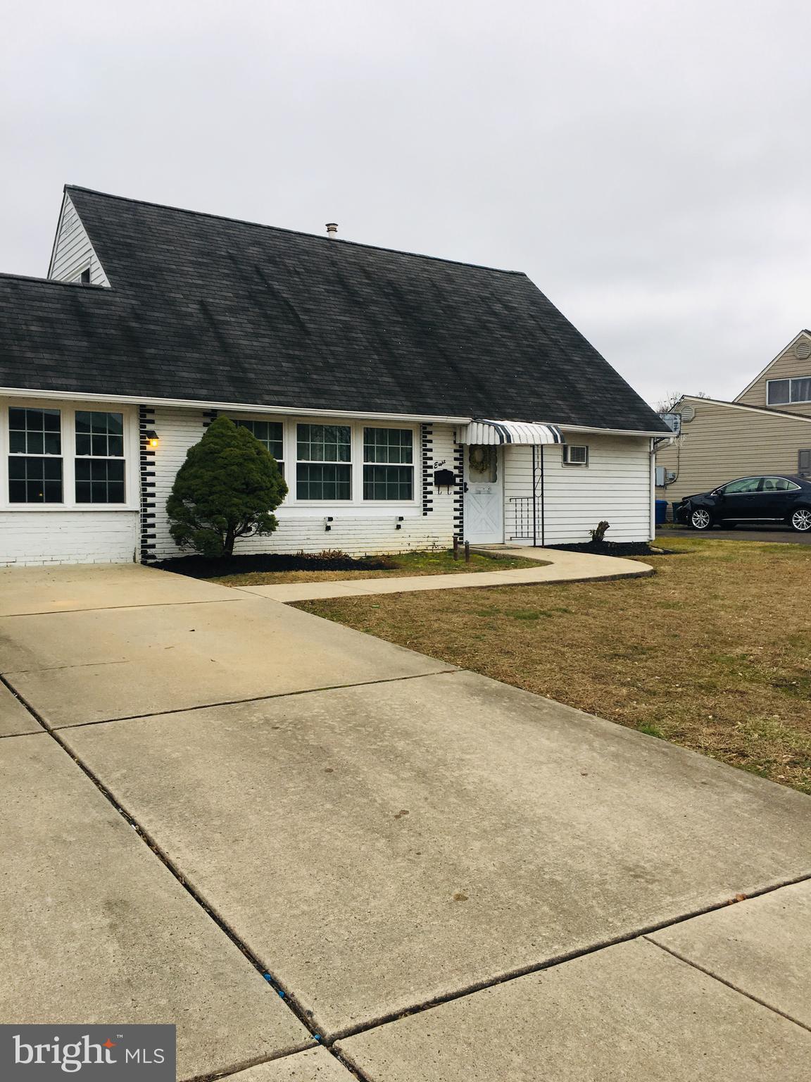 8 Curry Hill Road Levittown, PA 19057 - Photo 1 of 15 Gallery Image 1