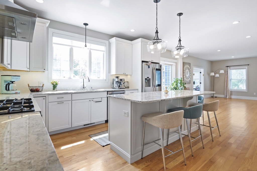 146 Haggetts Pond Road Andover, MA 01810 - Photo 5 of 40 Gallery Image 5