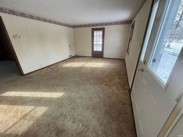 $92,900 | 5586 East St Road, Otwell, IN 47564