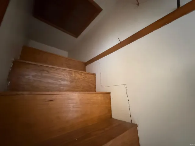 $92,900 | 5586 East St Road, Otwell, IN 47564