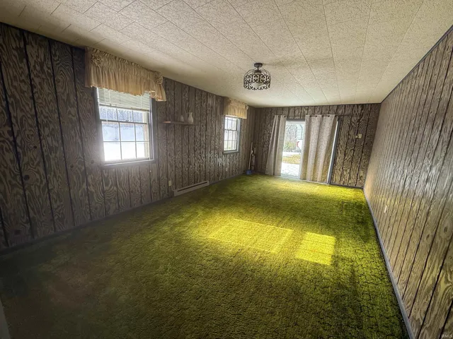 $92,900 | 5586 East St Road, Otwell, IN 47564