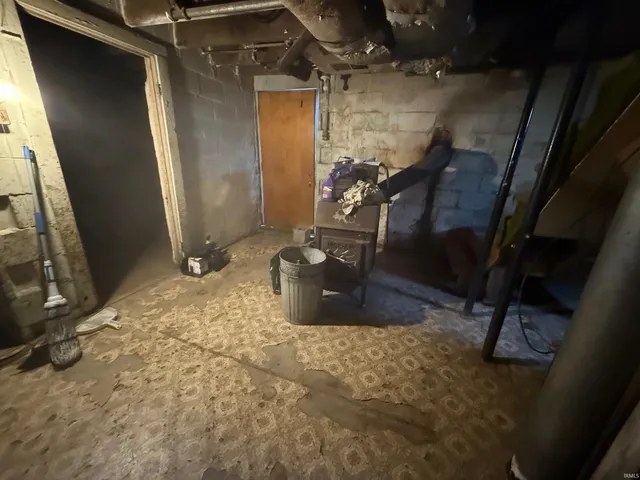 $92,900 | 5586 East St Road, Otwell, IN 47564