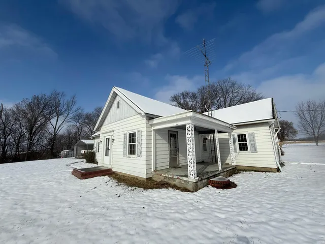 $92,900 | 5586 East St Road, Otwell, IN 47564