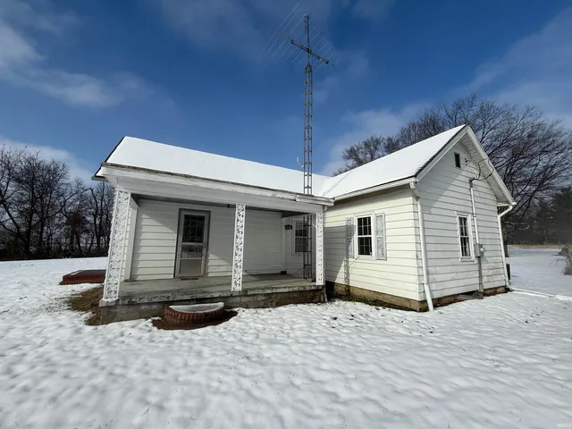 $92,900 | 5586 East St Road, Otwell, IN 47564