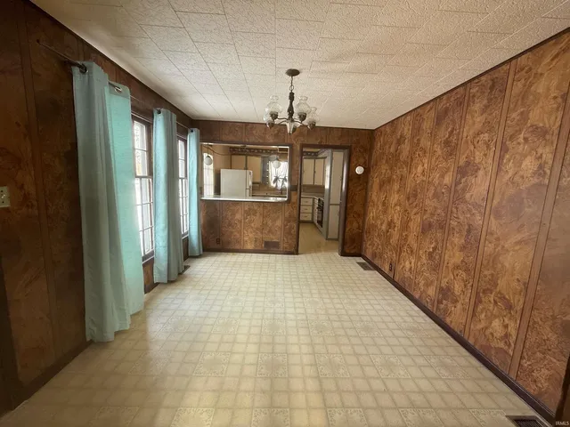 $92,900 | 5586 East St Road, Otwell, IN 47564