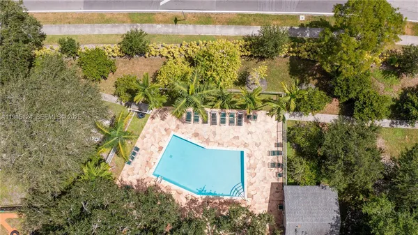 $2,500 | 8325 Fairway Road, Sunrise, FL 33351