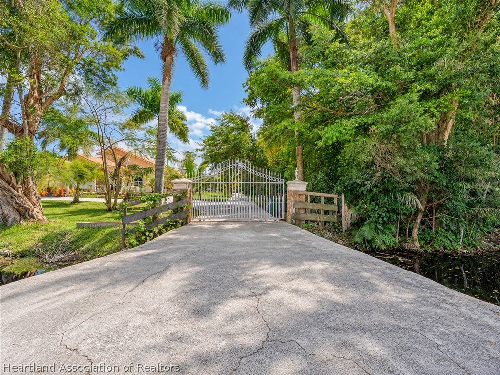 14630 Luray Road Southwest Ranches, FL 33330 - Photo 34 of 44 Gallery Image 34