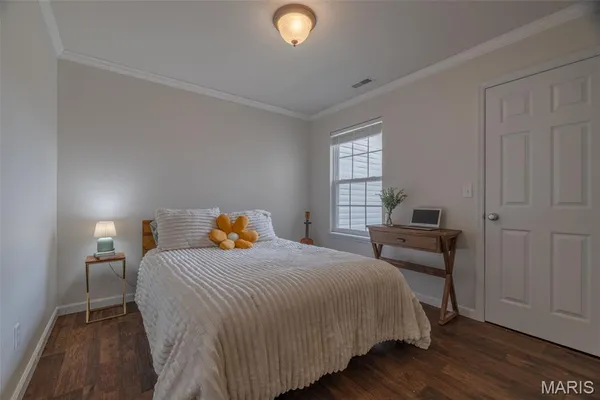 $305,000 | 539 Country Cir Drive, Lake St. Louis, MO 63367