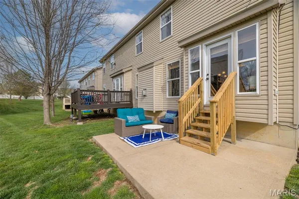 $305,000 | 539 Country Cir Drive, Lake St. Louis, MO 63367