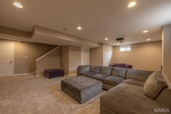 $305,000 | 539 Country Cir Drive, Lake St. Louis, MO 63367