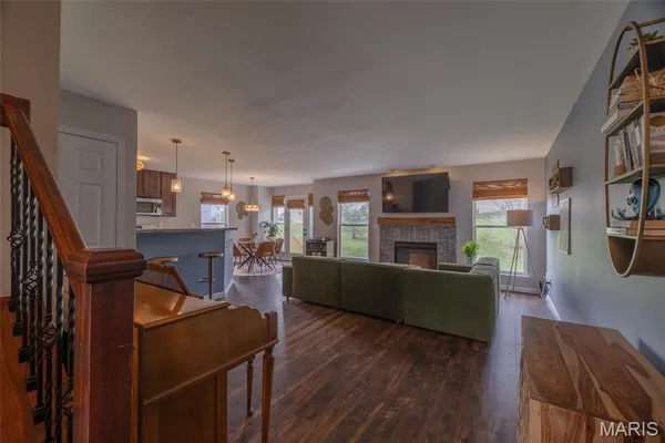 $305,000 | 539 Country Cir Drive, Lake St. Louis, MO 63367