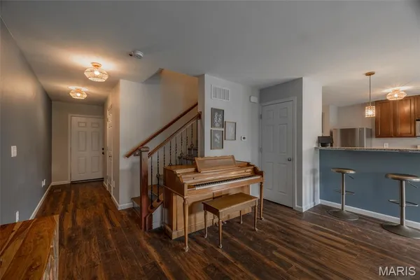 $305,000 | 539 Country Cir Drive, Lake St. Louis, MO 63367