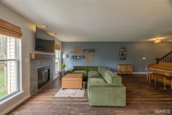 $305,000 | 539 Country Cir Drive, Lake St. Louis, MO 63367