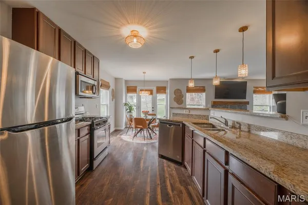 $305,000 | 539 Country Cir Drive, Lake St. Louis, MO 63367