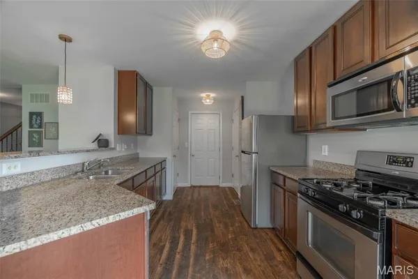 $305,000 | 539 Country Cir Drive, Lake St. Louis, MO 63367