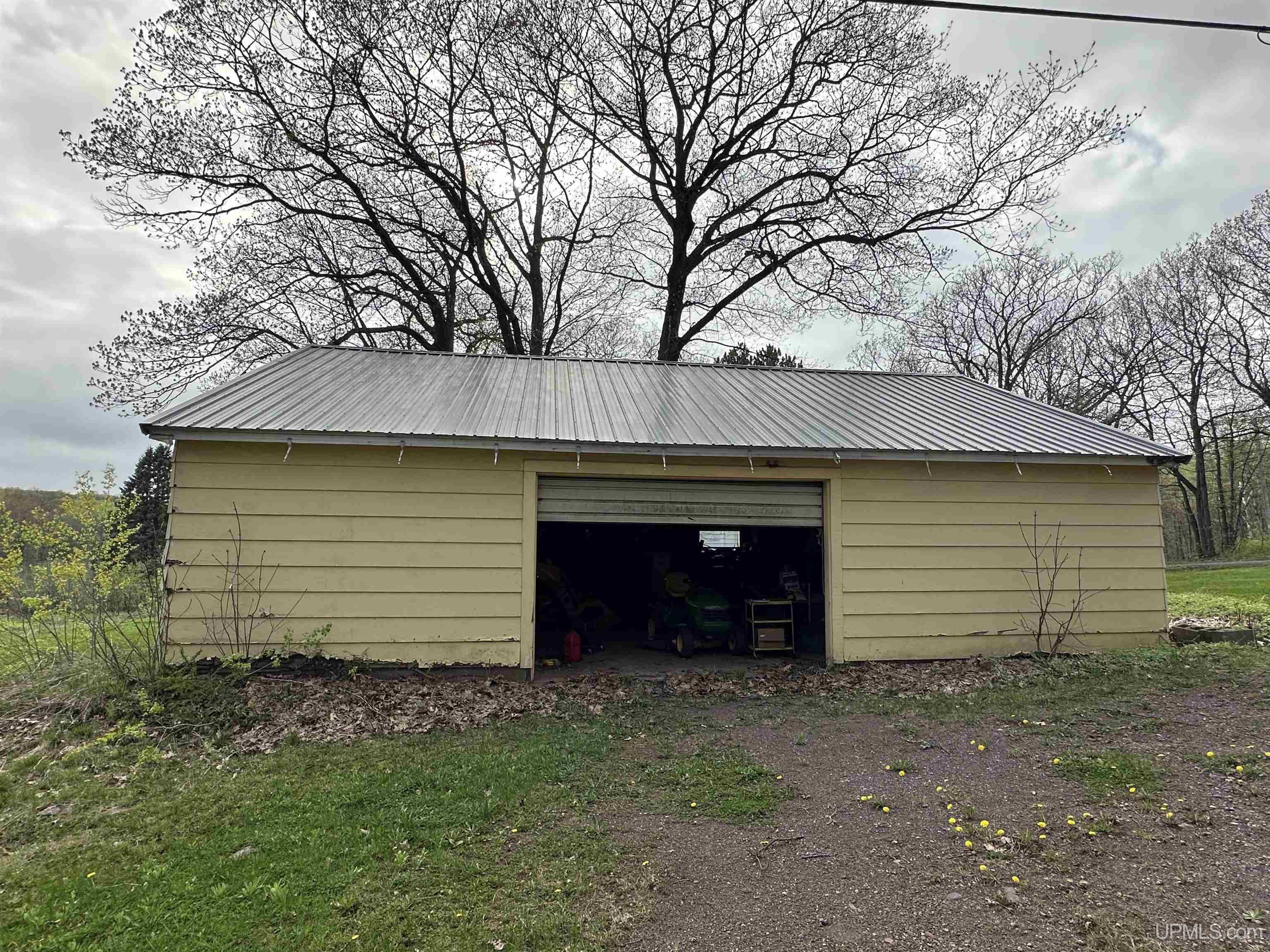 310 Indianhead Road Wakefield, MI 49968 - Photo 4 of 36