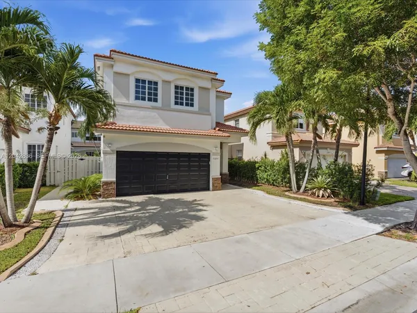 $920,000 | 11274 Northwest 43rd Terrace, Doral, FL 33178