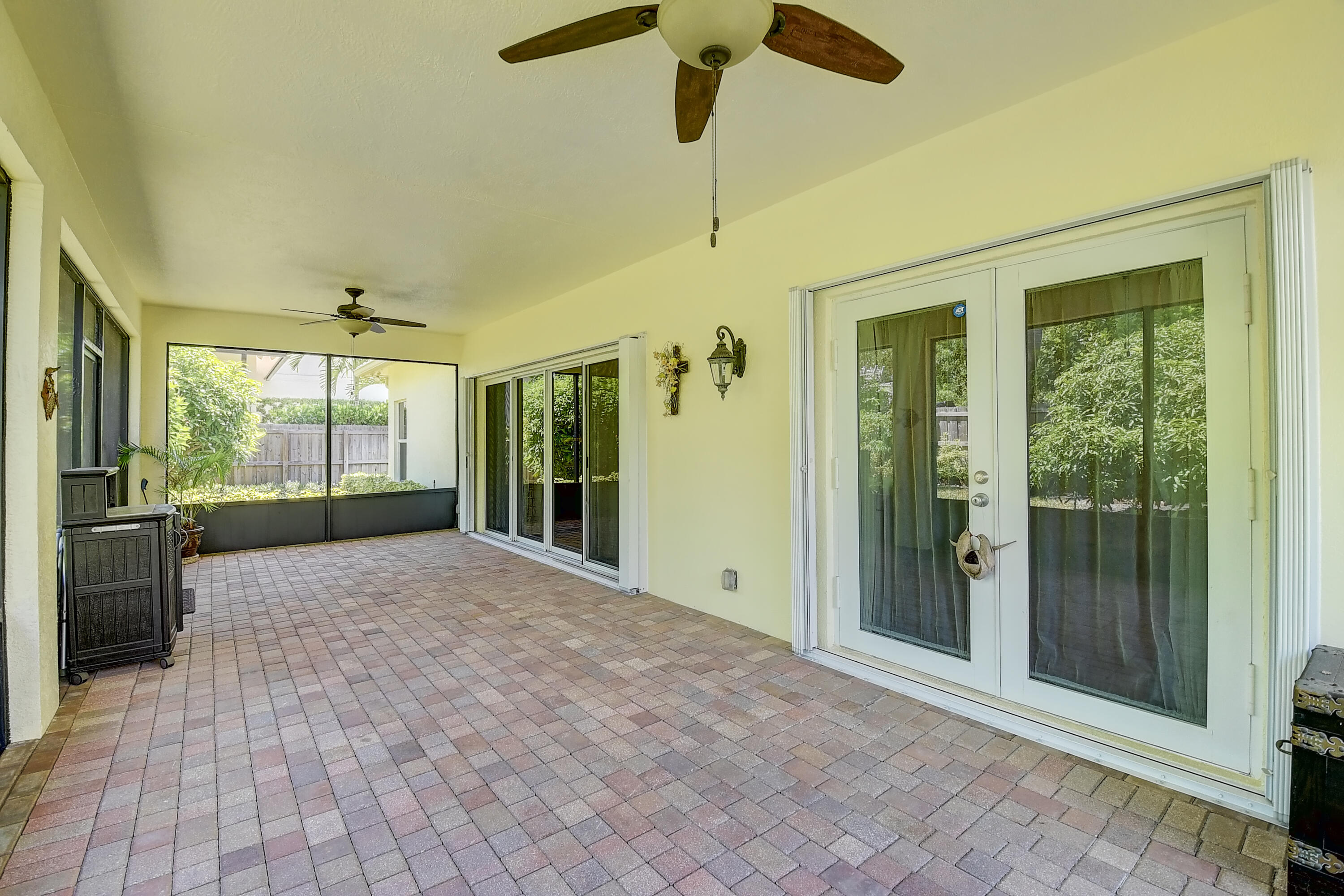 215 Gulfstream Boulevard Boynton Beach, FL 33435 - Photo 20 of 39 a view of an entryway of a house