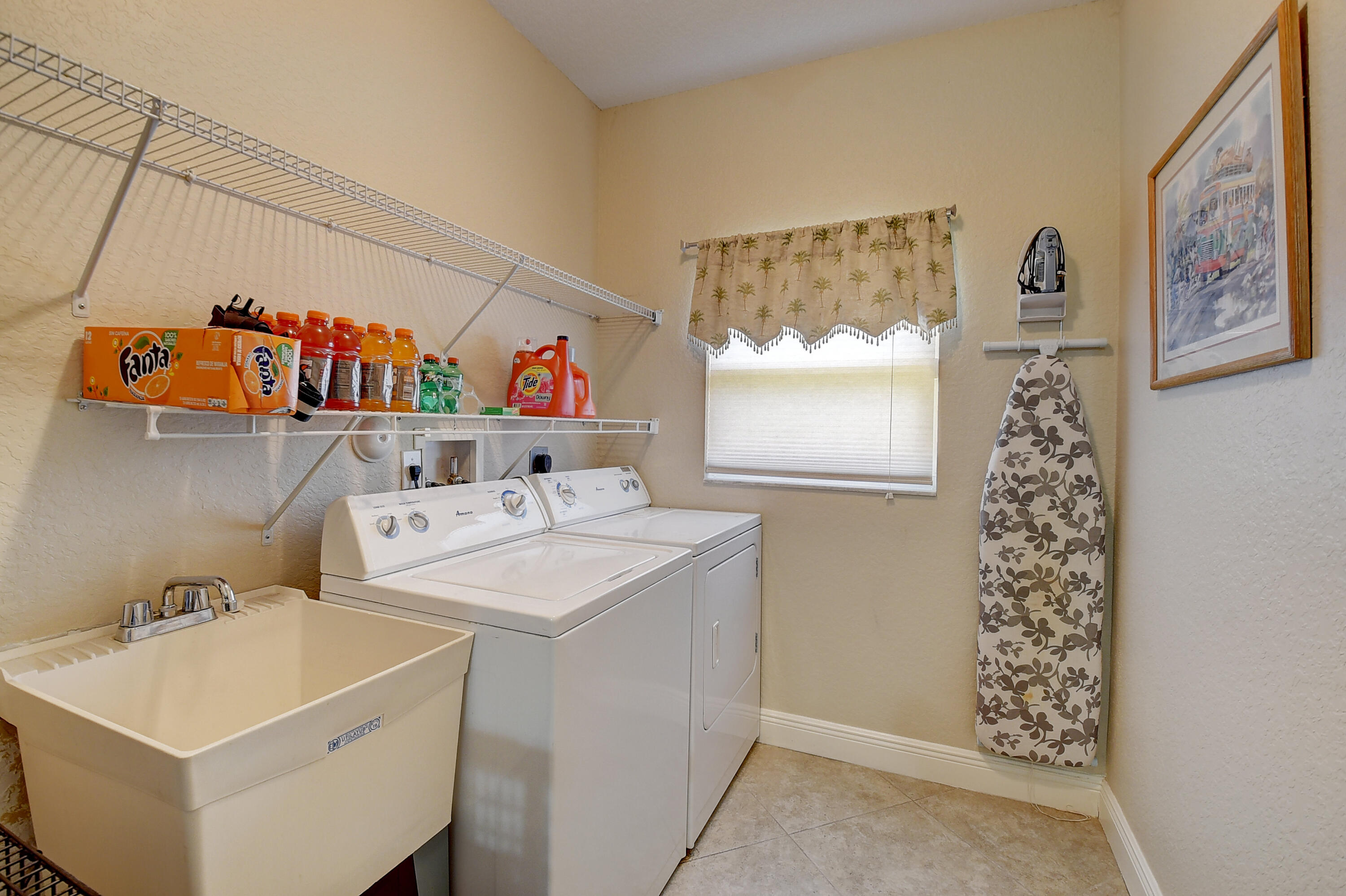 215 Gulfstream Boulevard Boynton Beach, FL 33435 - Photo 30 of 39 a utility room with dryer and washer