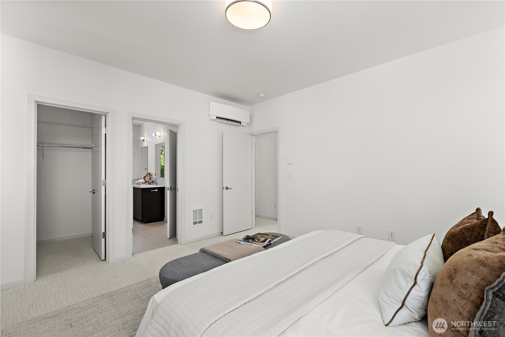 705 18th Avenue South, Unit B Seattle, WA 98144 - Photo 13 of 26