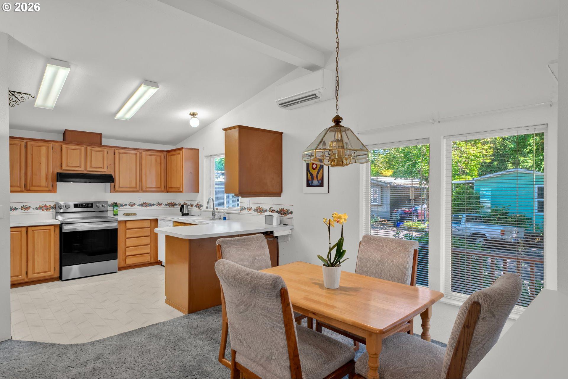1475 Green Acres Road, Unit 69 Eugene, OR 97408 - Photo 14 of 30 Kitchen/Dining Room