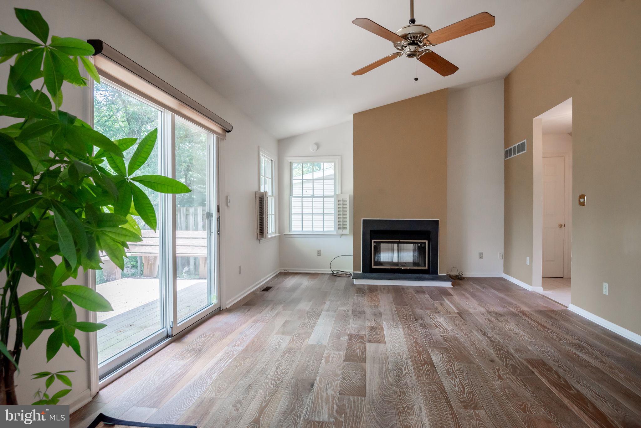 30 Scotch Pine Road Newark, DE 19711 - Photo 11 of 32 Living room