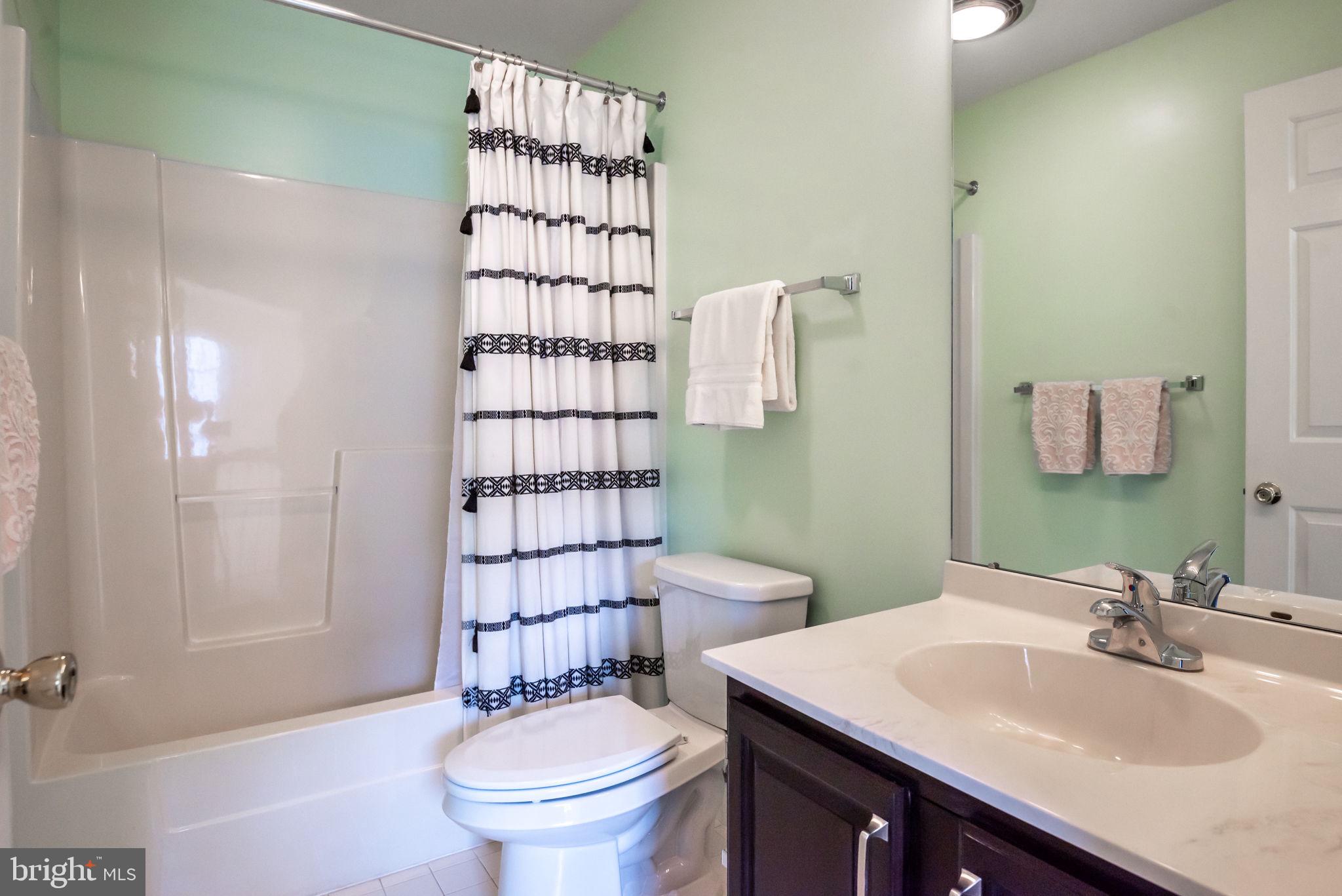 30 Scotch Pine Road Newark, DE 19711 - Photo 25 of 32 Second Floor Bath