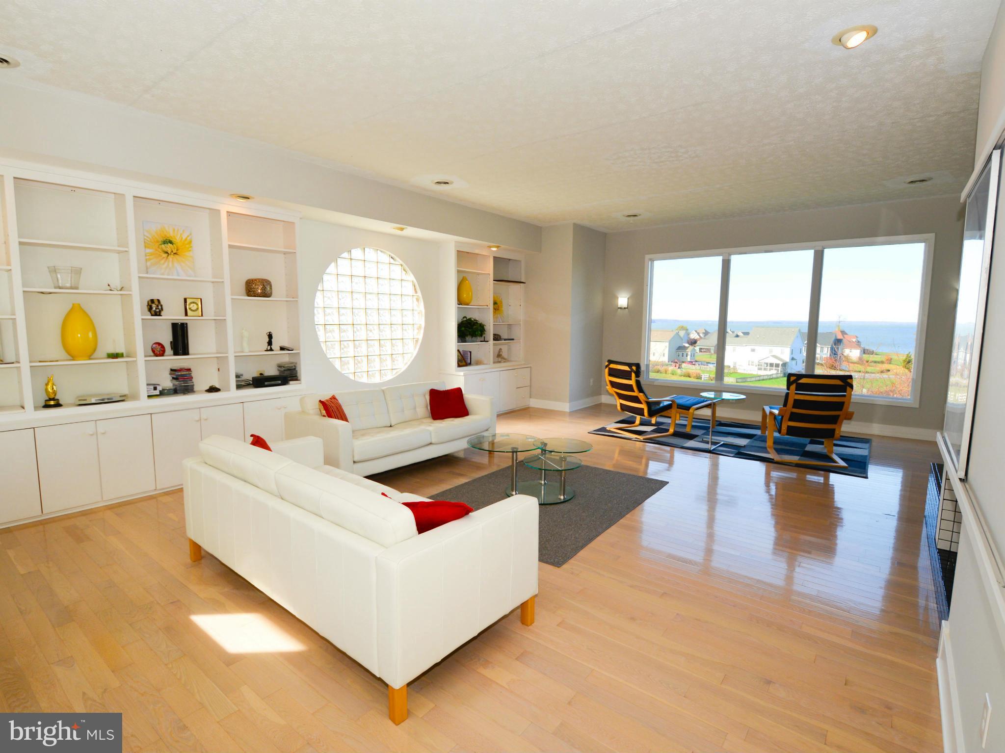 6095 Marineview Road King George, VA 22485 - Photo 4 of 16 Living Room