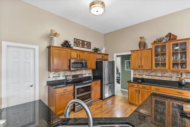 $725,000 | 9611 82nd Place, Pleasant Prairie, WI 53158