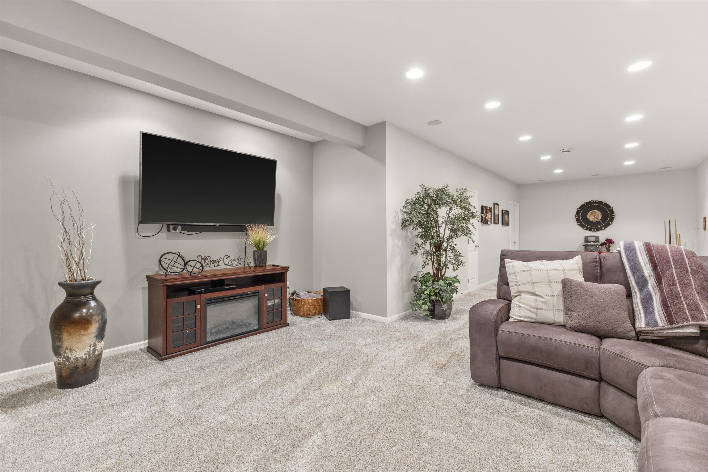 9611 82nd Place Pleasant Prairie, WI 53158 - Photo 41 of 52 cozy space