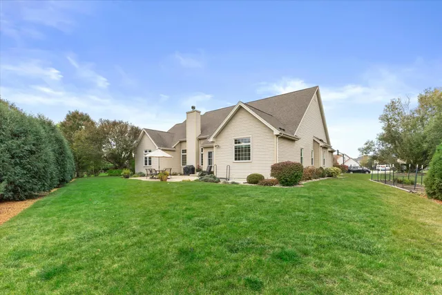 $725,000 | 9611 82nd Place, Pleasant Prairie, WI 53158