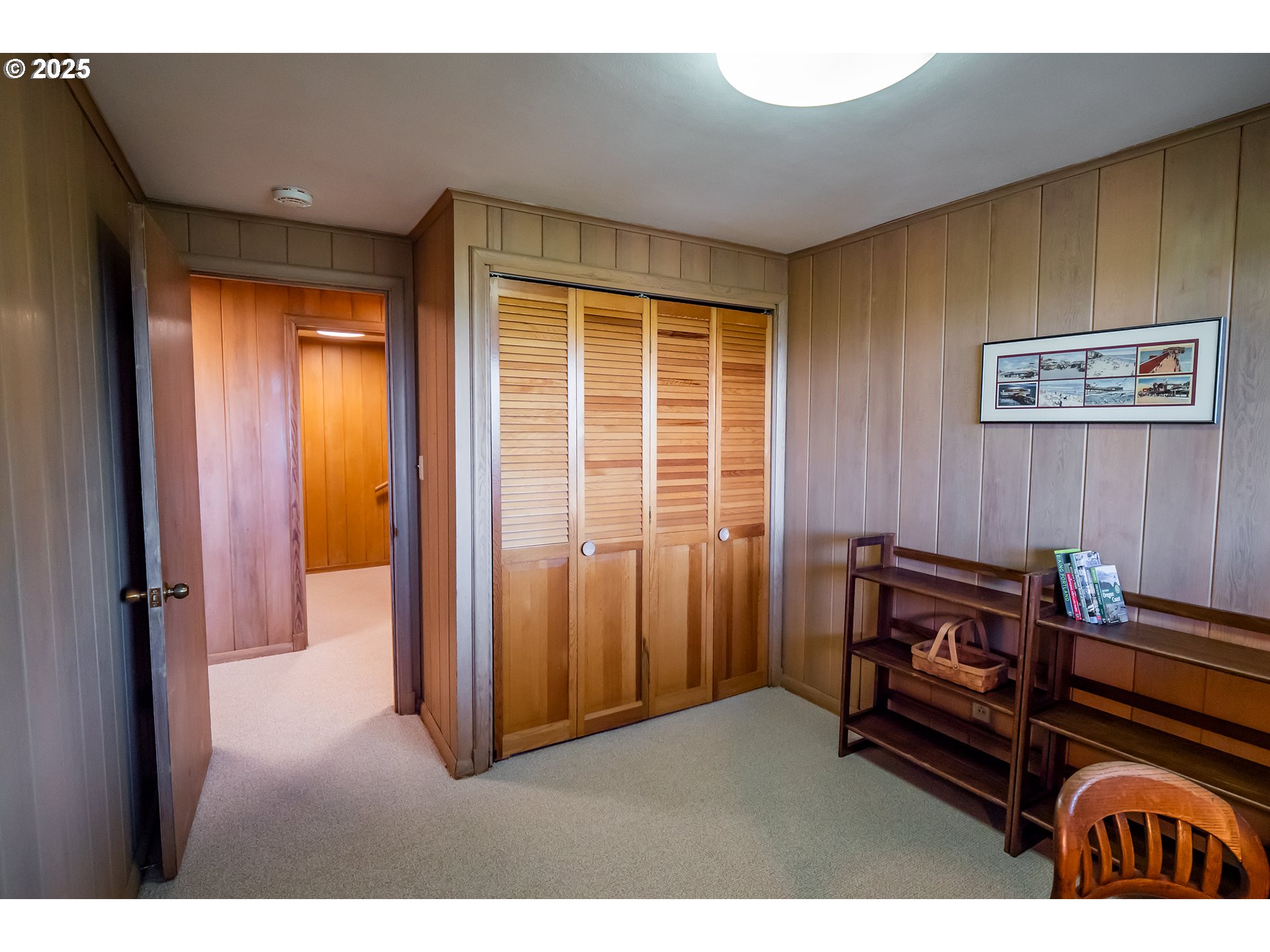 275 Sunset Drive Eugene, OR 97403 - Photo 25 of 45 a view of a livingroom with furniture and a window
