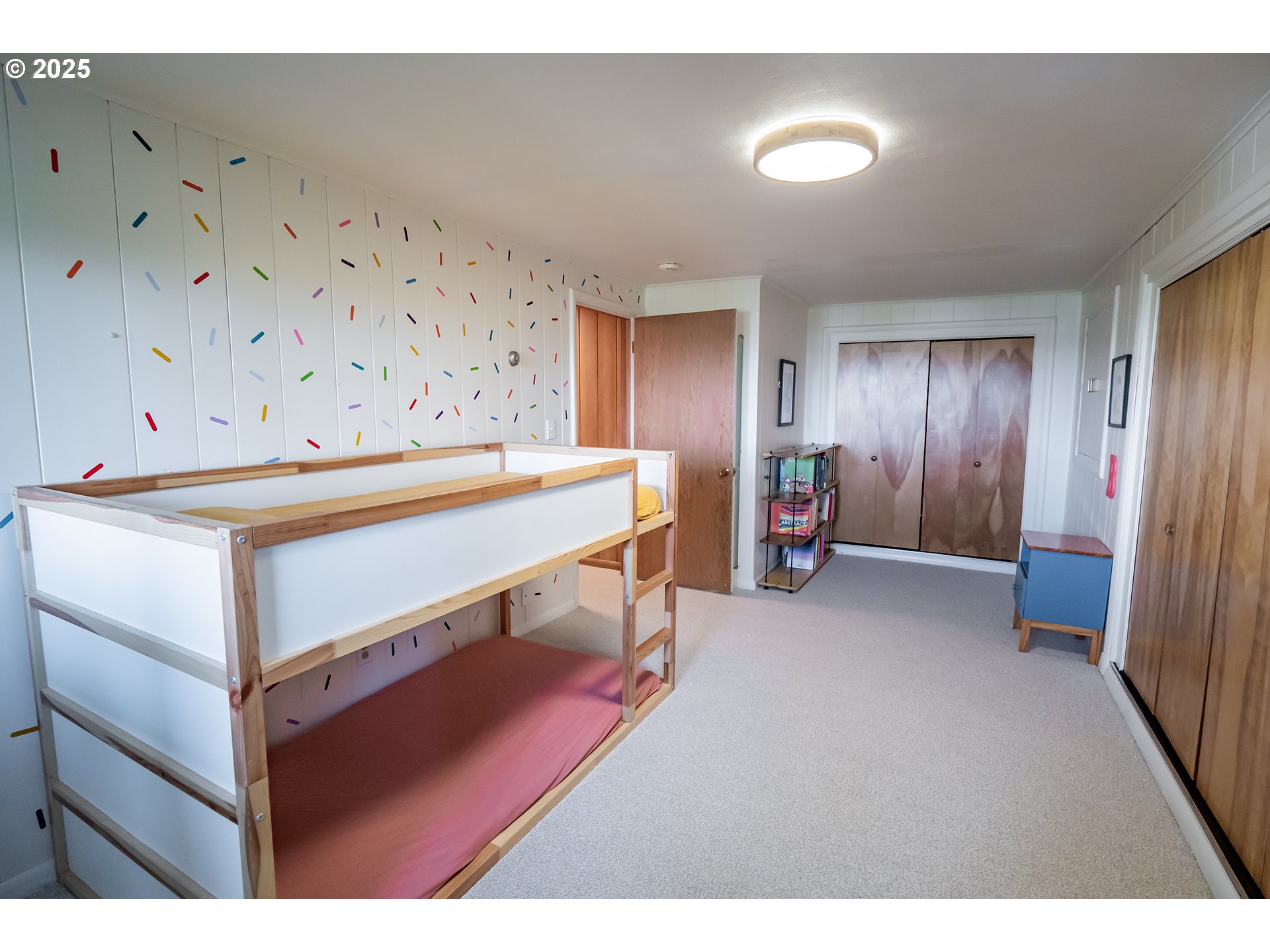 275 Sunset Drive Eugene, OR 97403 - Photo 27 of 45 a view of an empty room