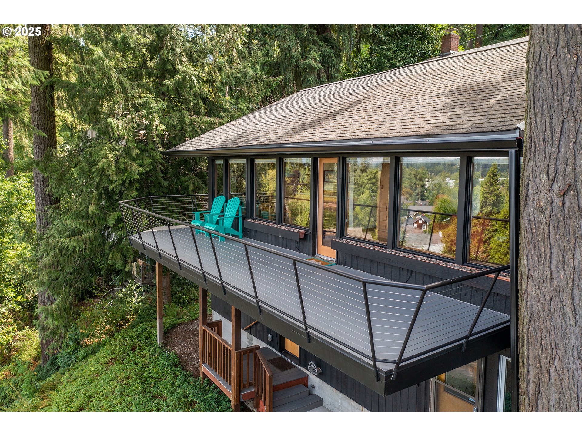 275 Sunset Drive Eugene, OR 97403 - Photo 43 of 45 a view of balcony with furniture and umbrella
