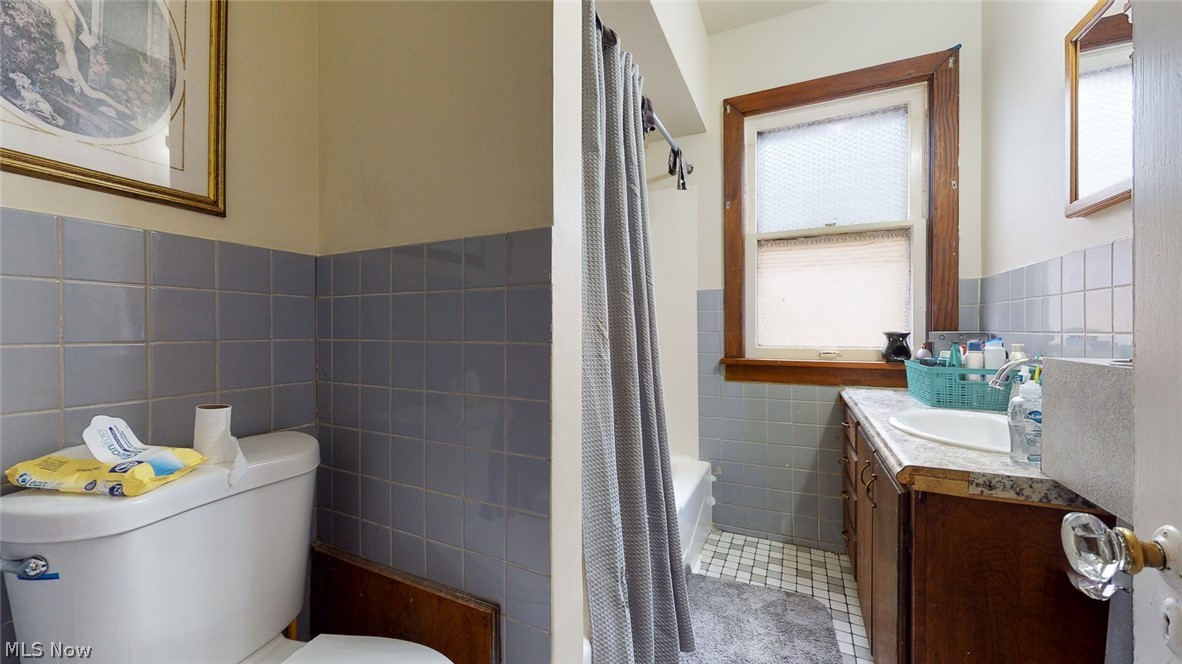 2633 Colchester Road Cleveland, OH 44106 - Photo 8 of 18