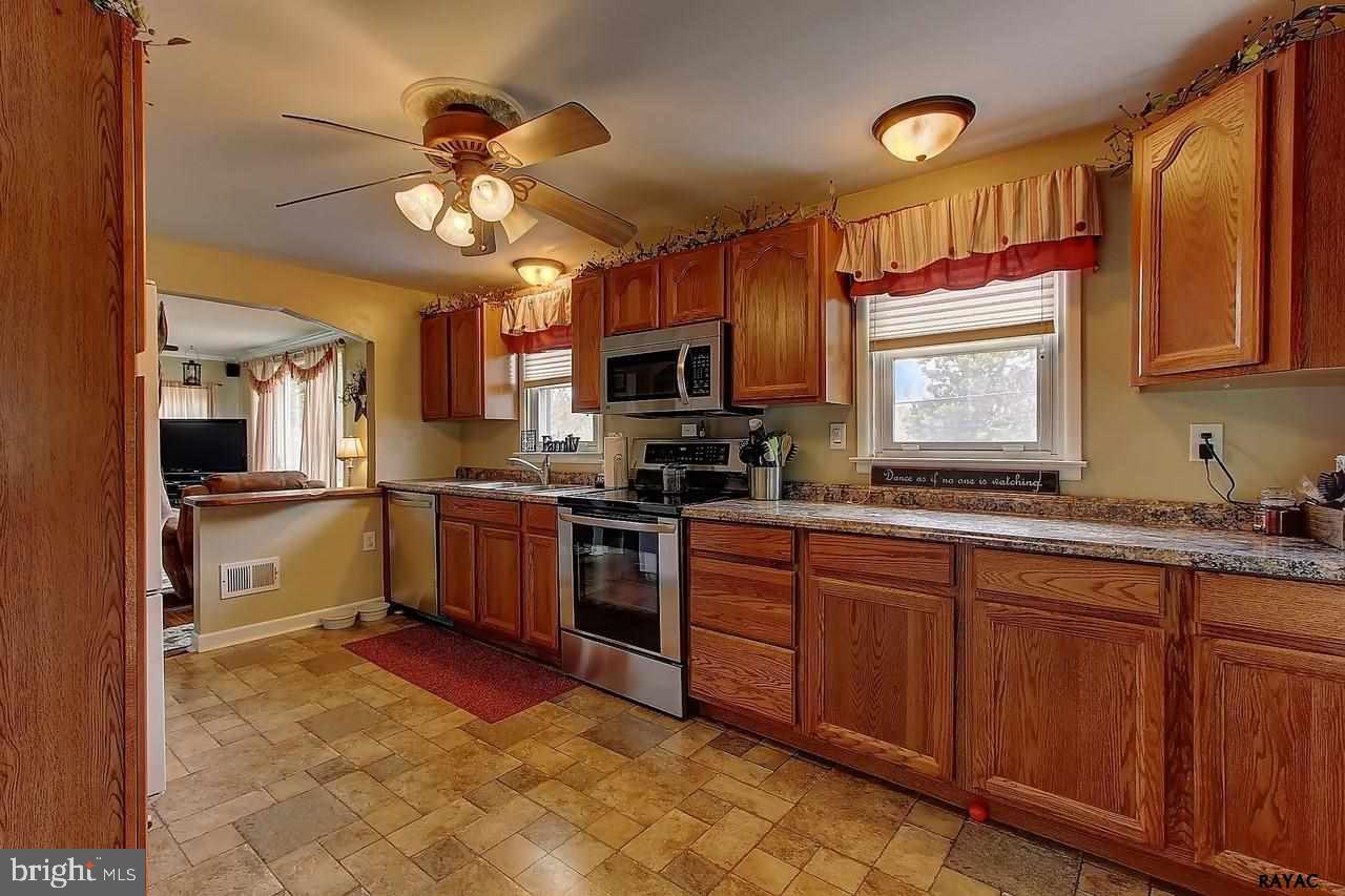 3014 East Prospect Road York, PA 17402 - Photo 6 of 29 Gallery Image 6