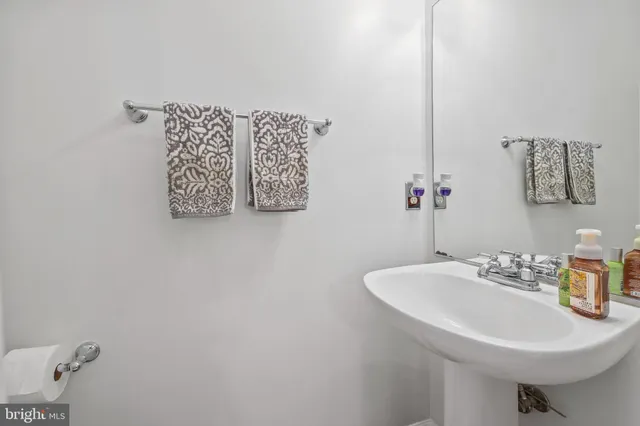 $600,000 | 6428 Warren Point Court, Alexandria, VA 22315