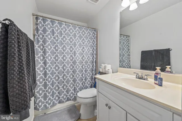 $600,000 | 6428 Warren Point Court, Alexandria, VA 22315