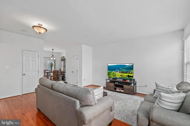 $600,000 | 6428 Warren Point Court, Alexandria, VA 22315