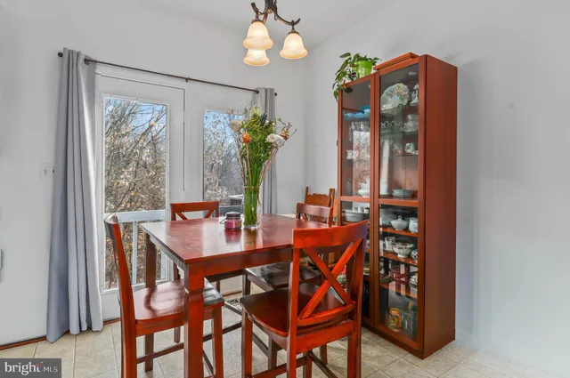 $600,000 | 6428 Warren Point Court, Alexandria, VA 22315