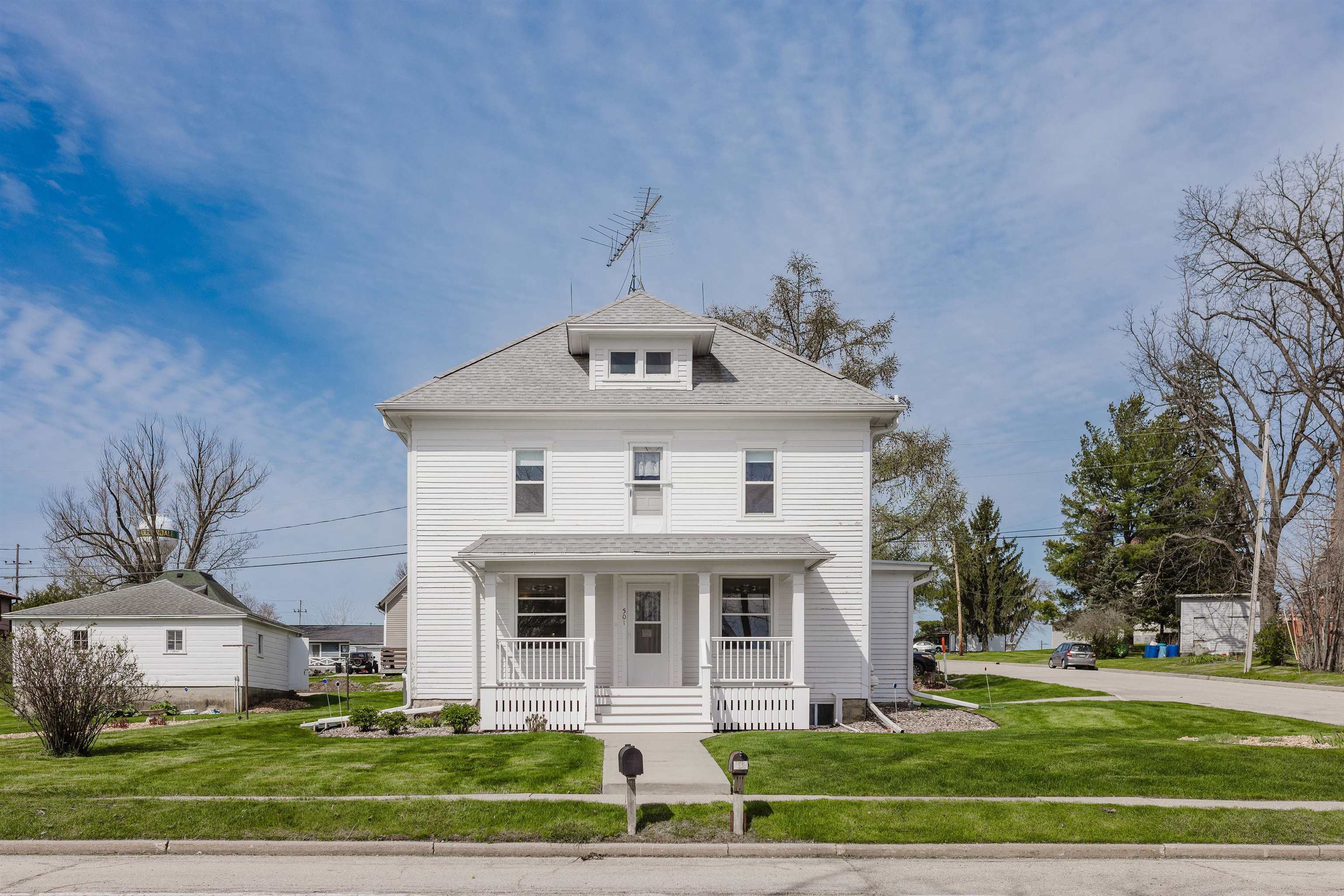 501 Main Street Hollandale, WI 53544 - Photo 2 of 37