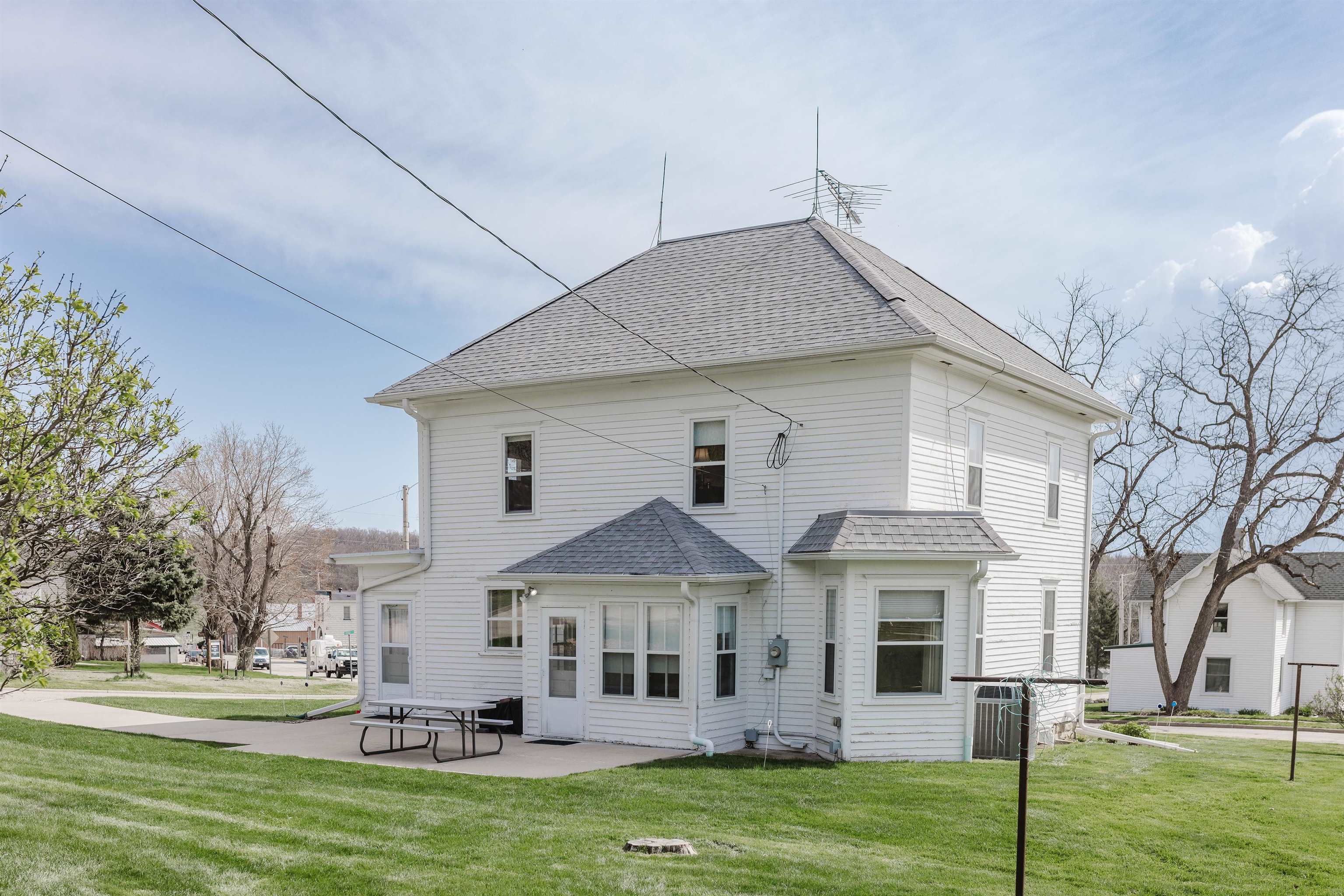 501 Main Street Hollandale, WI 53544 - Photo 4 of 37