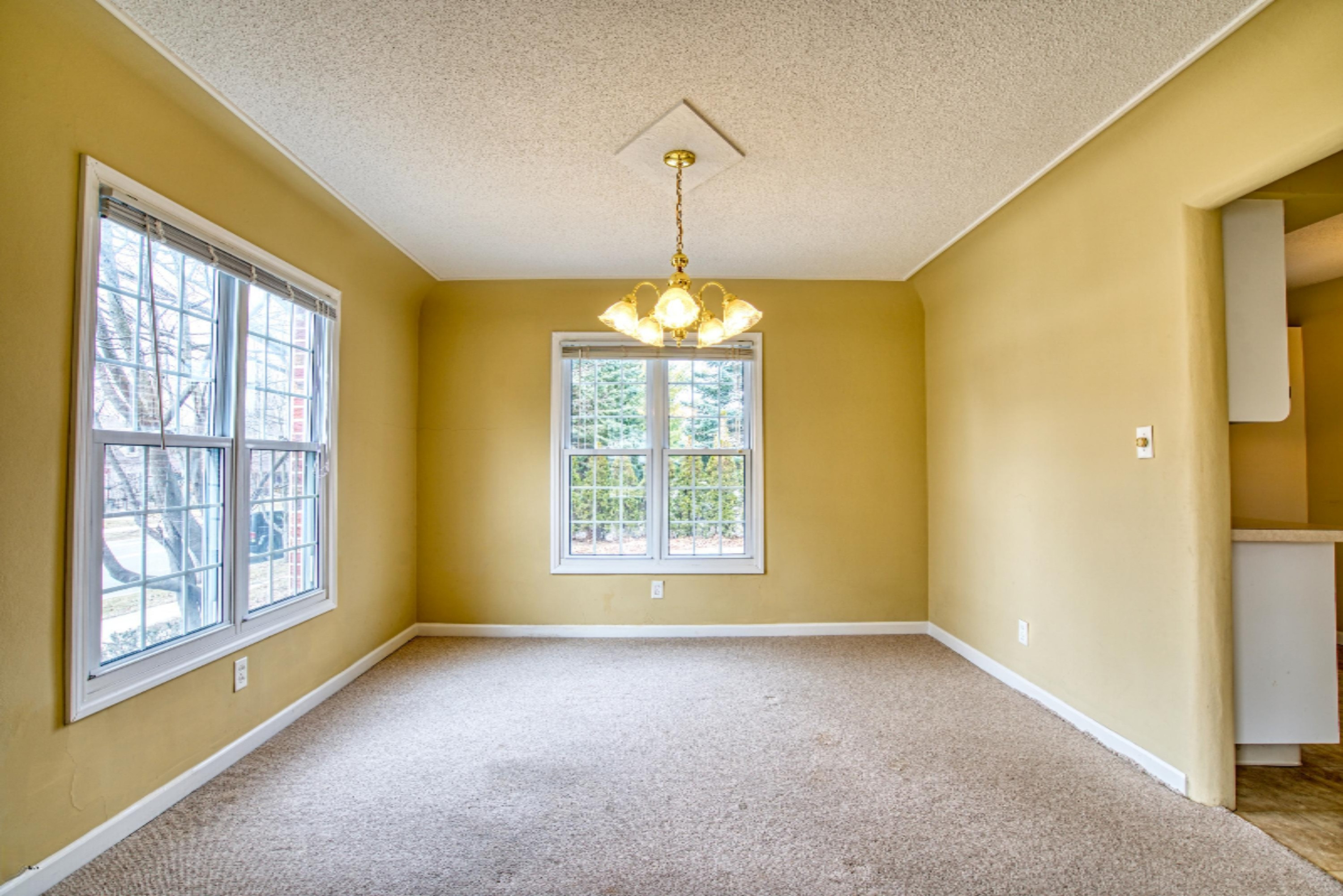 1523 Sheldon Road Grand Haven, MI 49417 - Photo 13 of 34 15. Dining Room