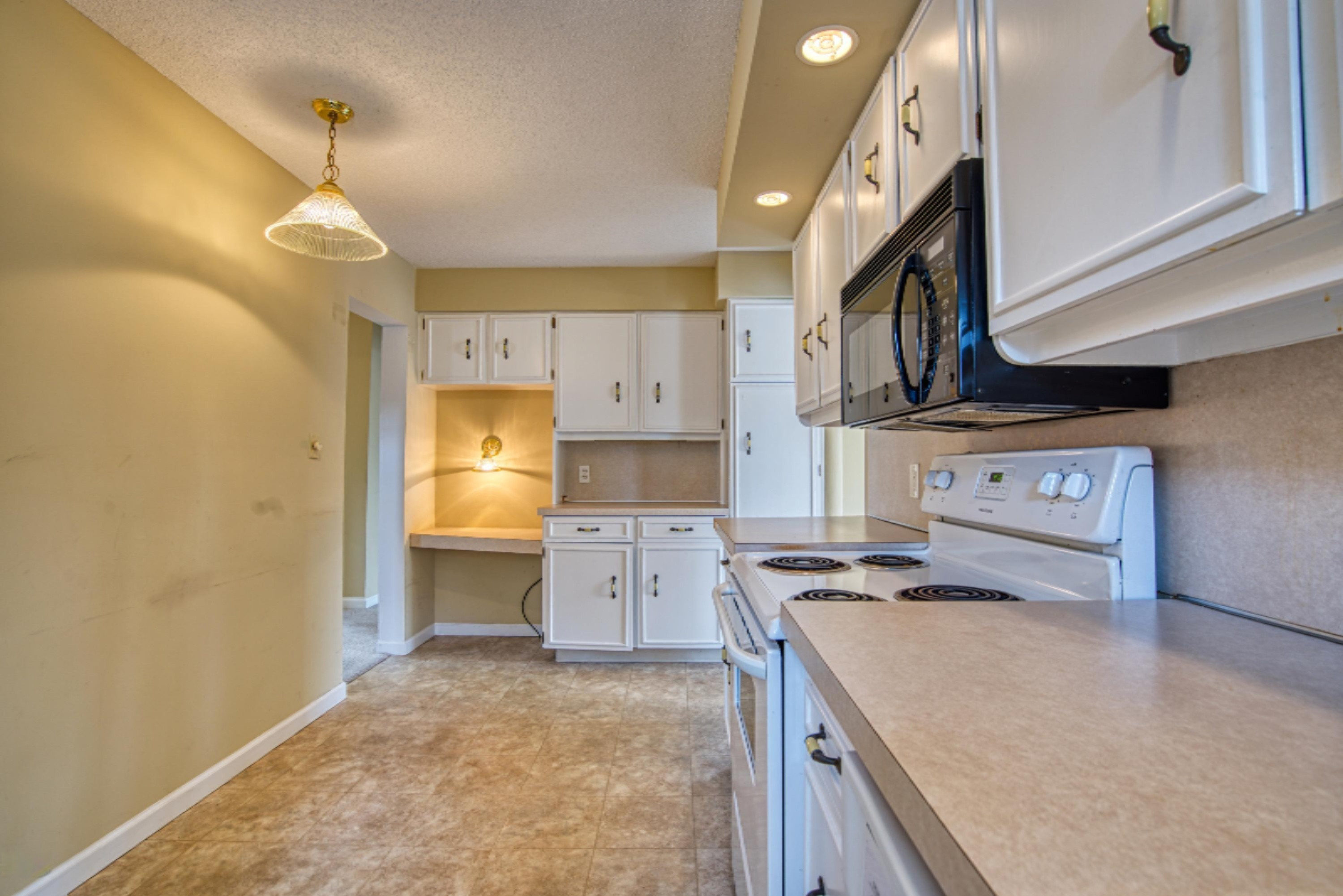 1523 Sheldon Road Grand Haven, MI 49417 - Photo 14 of 34 19. Kitchen Alternate