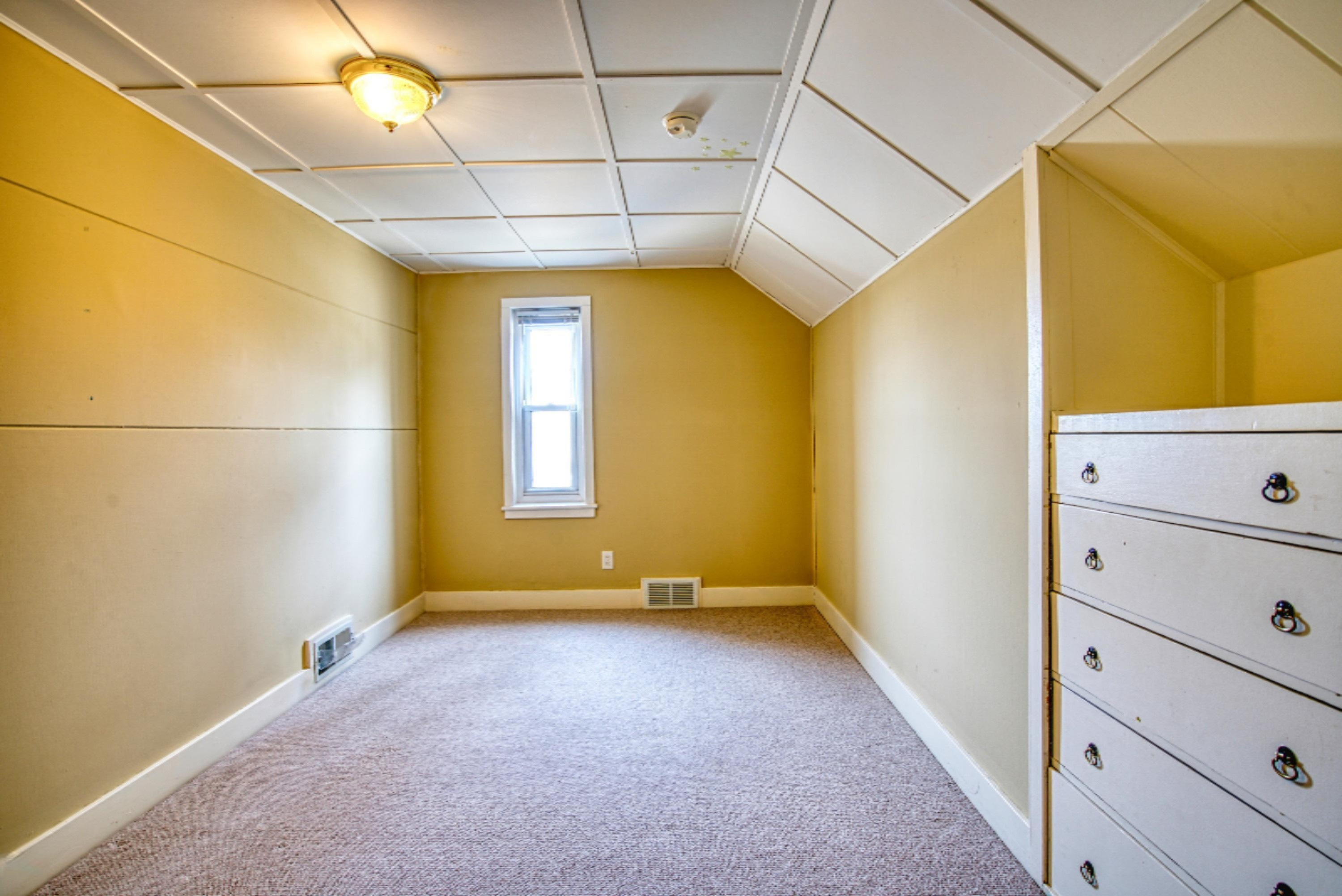 1523 Sheldon Road Grand Haven, MI 49417 - Photo 25 of 34 30. Bedroom 3