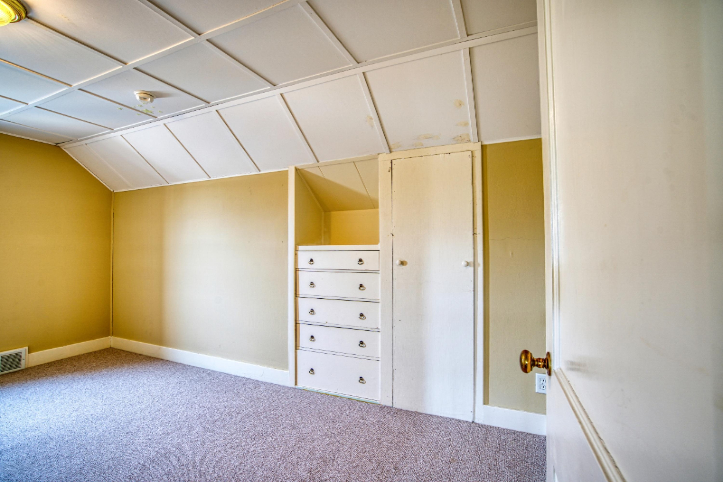 1523 Sheldon Road Grand Haven, MI 49417 - Photo 26 of 34 29. Bedroom 3 Angle