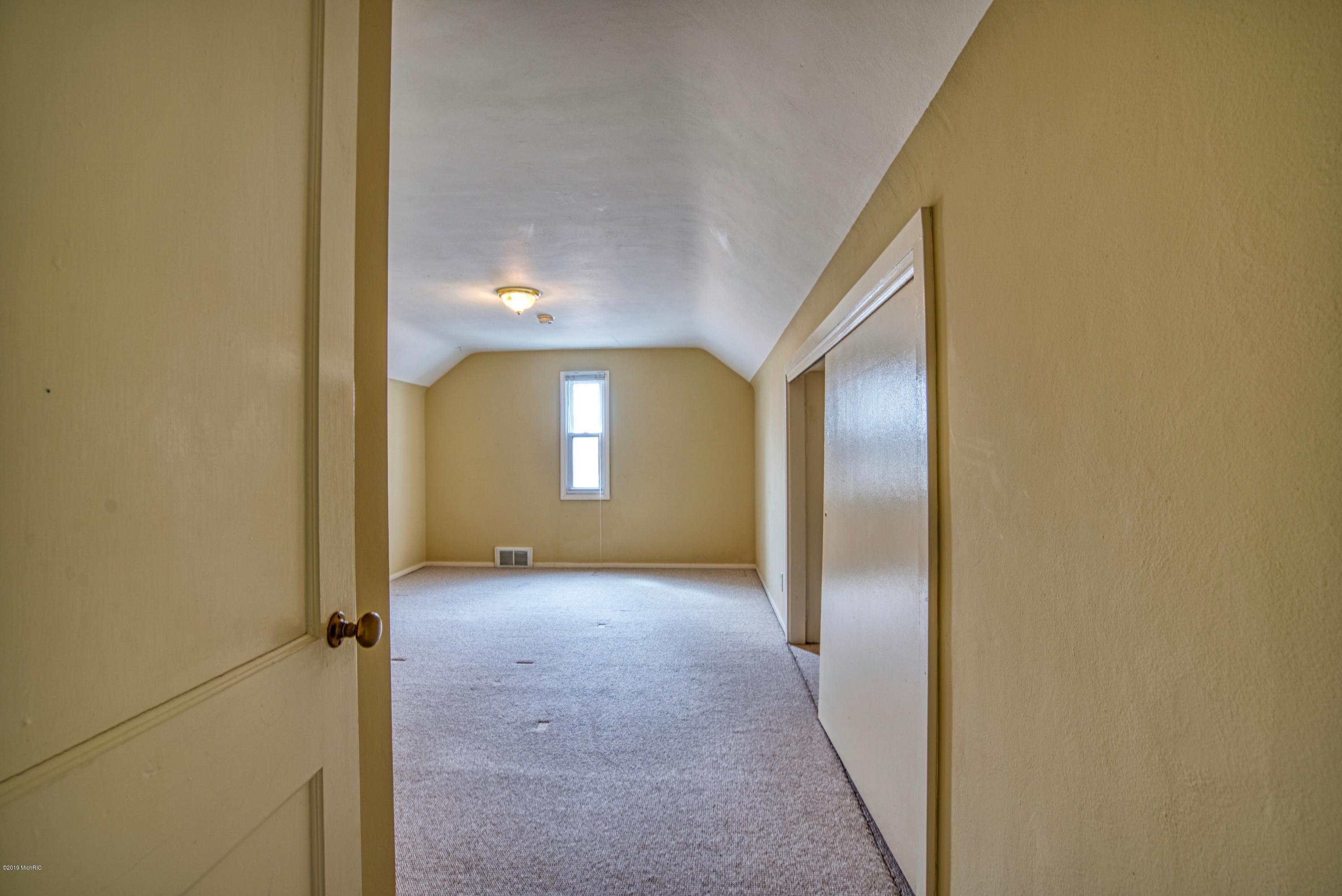 1523 Sheldon Road Grand Haven, MI 49417 - Photo 27 of 34 31. Bedroom 4