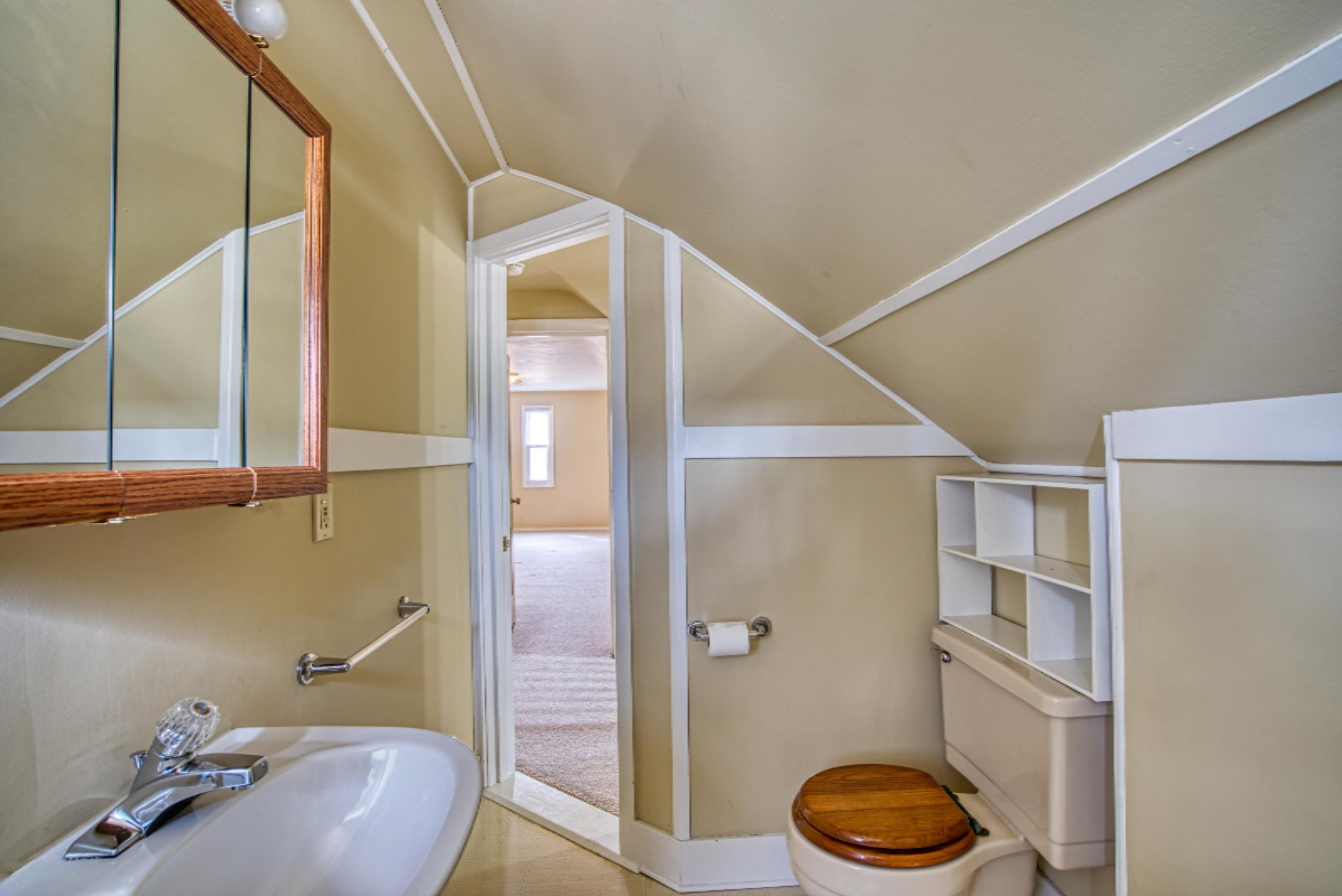 1523 Sheldon Road Grand Haven, MI 49417 - Photo 29 of 34 28. Bathroom 2 Reverse