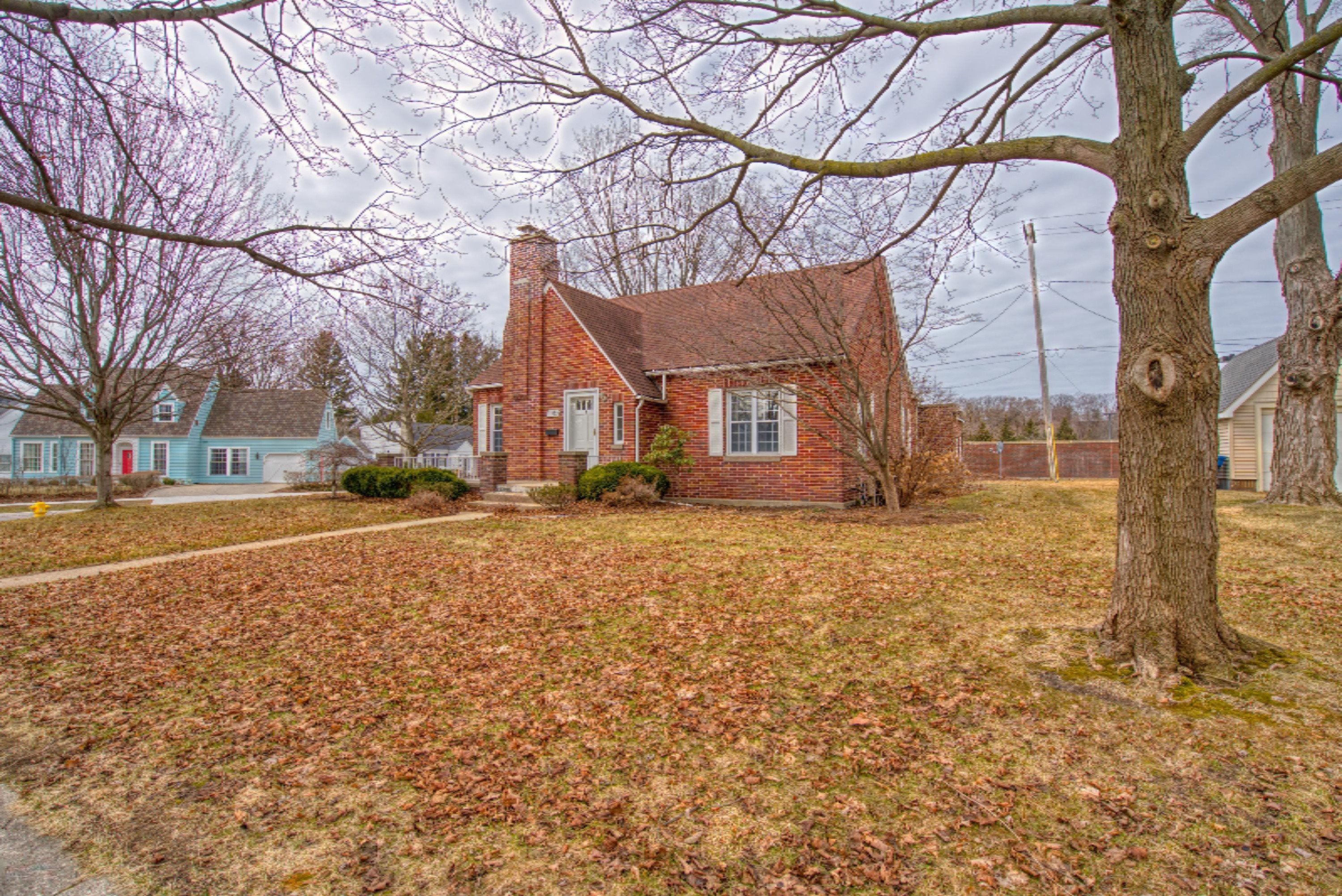 1523 Sheldon Road Grand Haven, MI 49417 - Photo 31 of 34 2. Front Angle