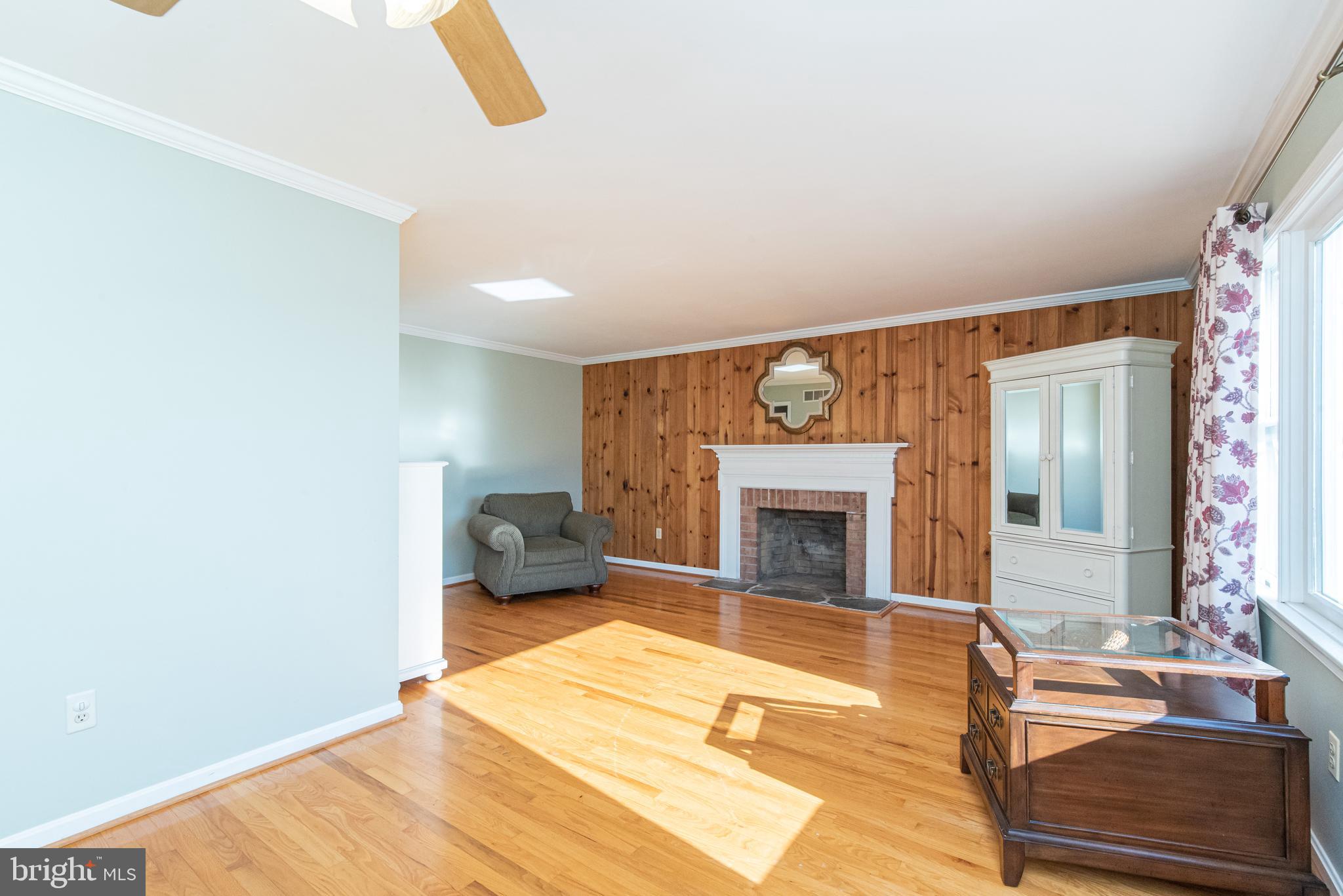 3850 Davis Corner Road Street, MD 21154 - Photo 19 of 57 Family Room with Gleaming Hardwood Floors